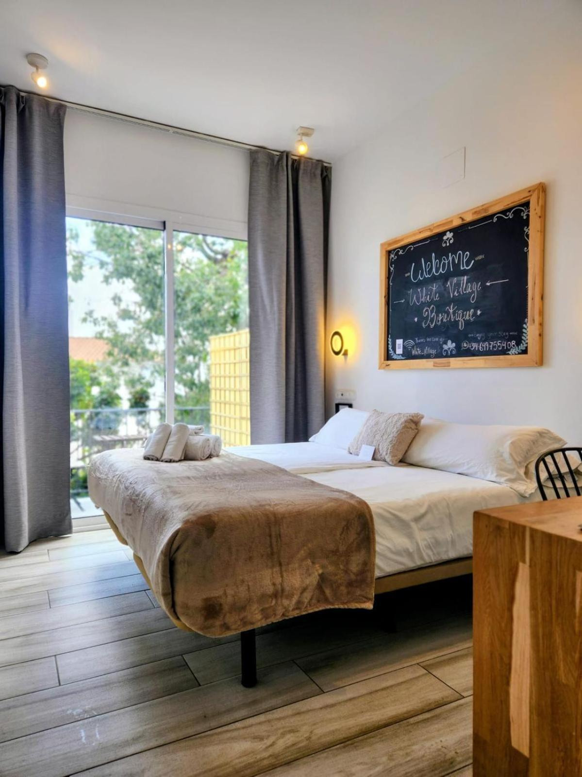 Small Double Room,1758634162:JPEG