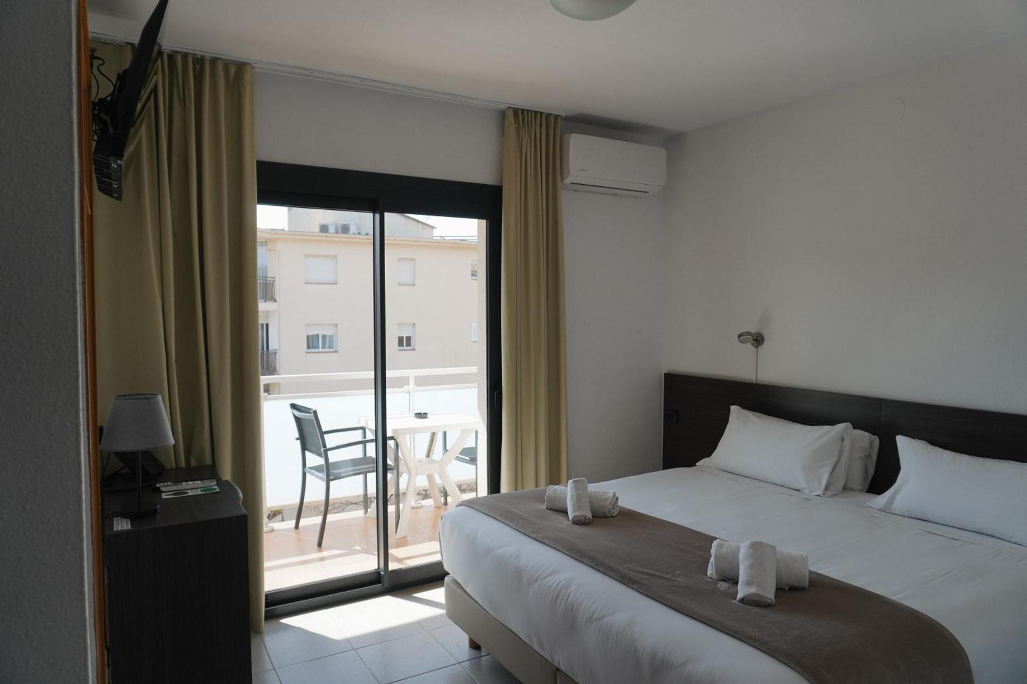 Habitación Doble Deluxe con vistas laterales al mar