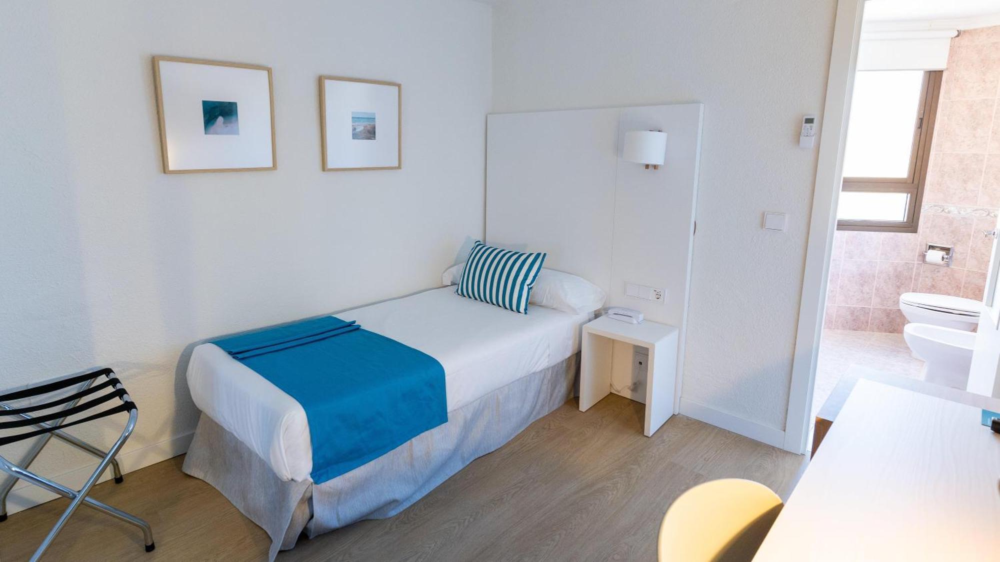 Single Room,1765178689:JPEG