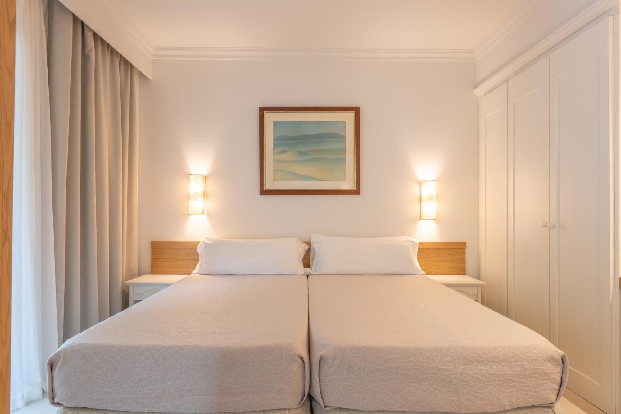 Chambre Familiale - Vue sur Piscine