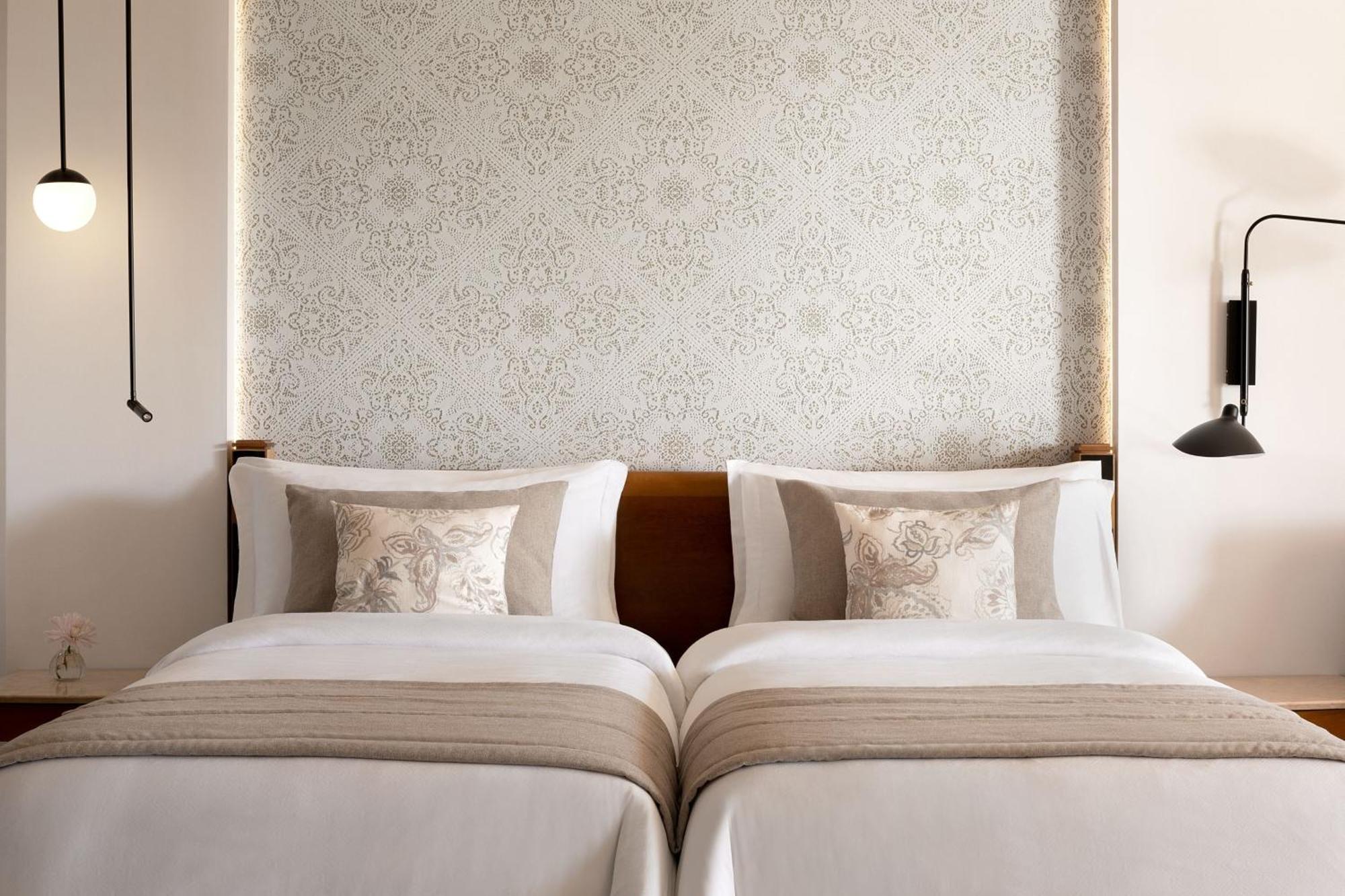 Junior Corner King Suite Balcony
