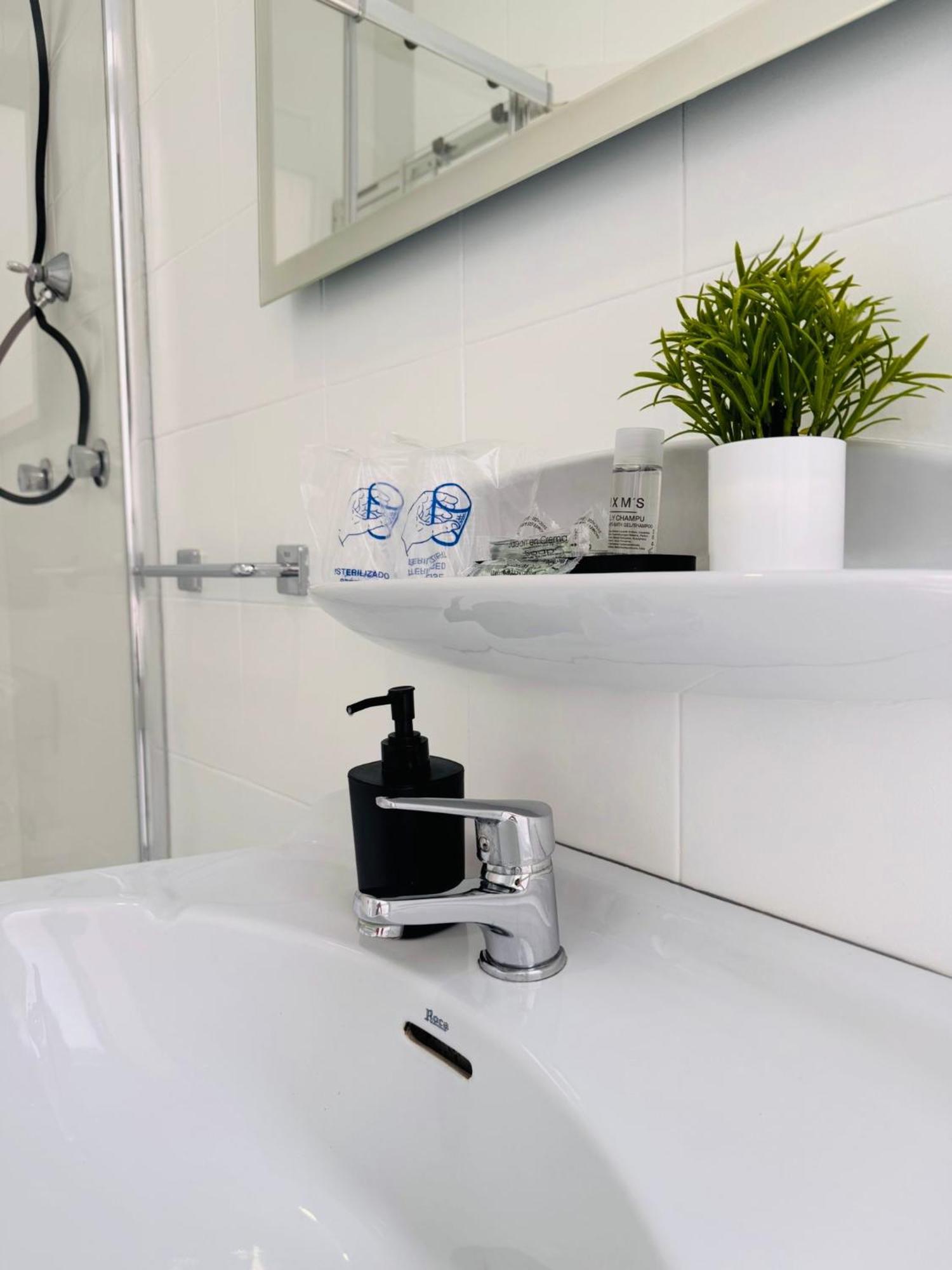 Camera Singola con Bagno Privato