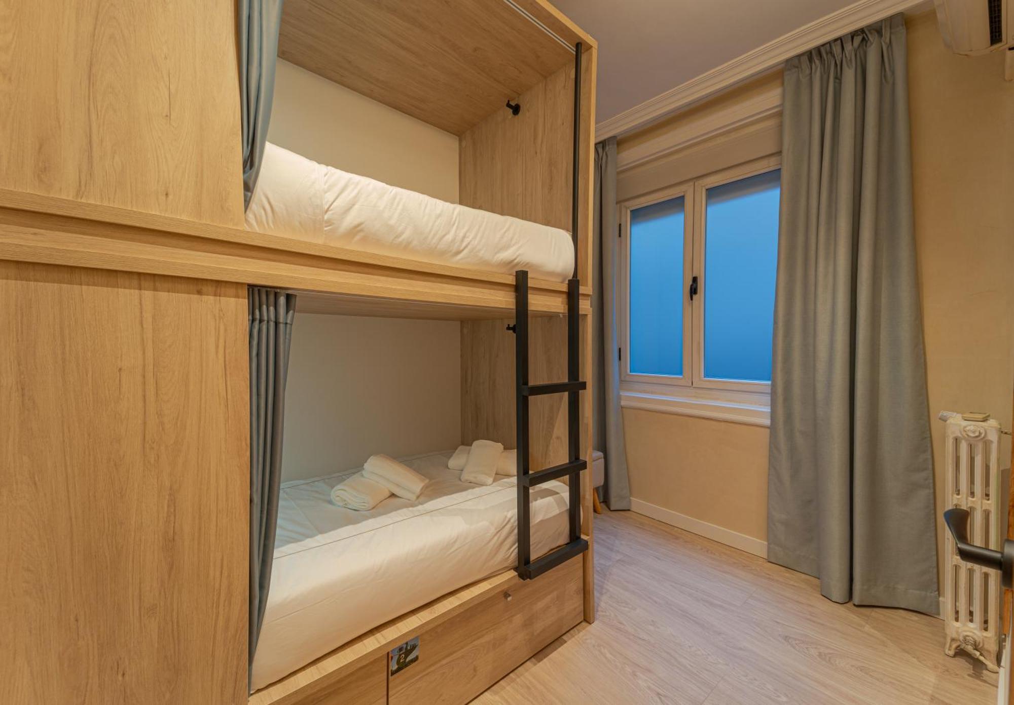 Twin Room Private Bathroom