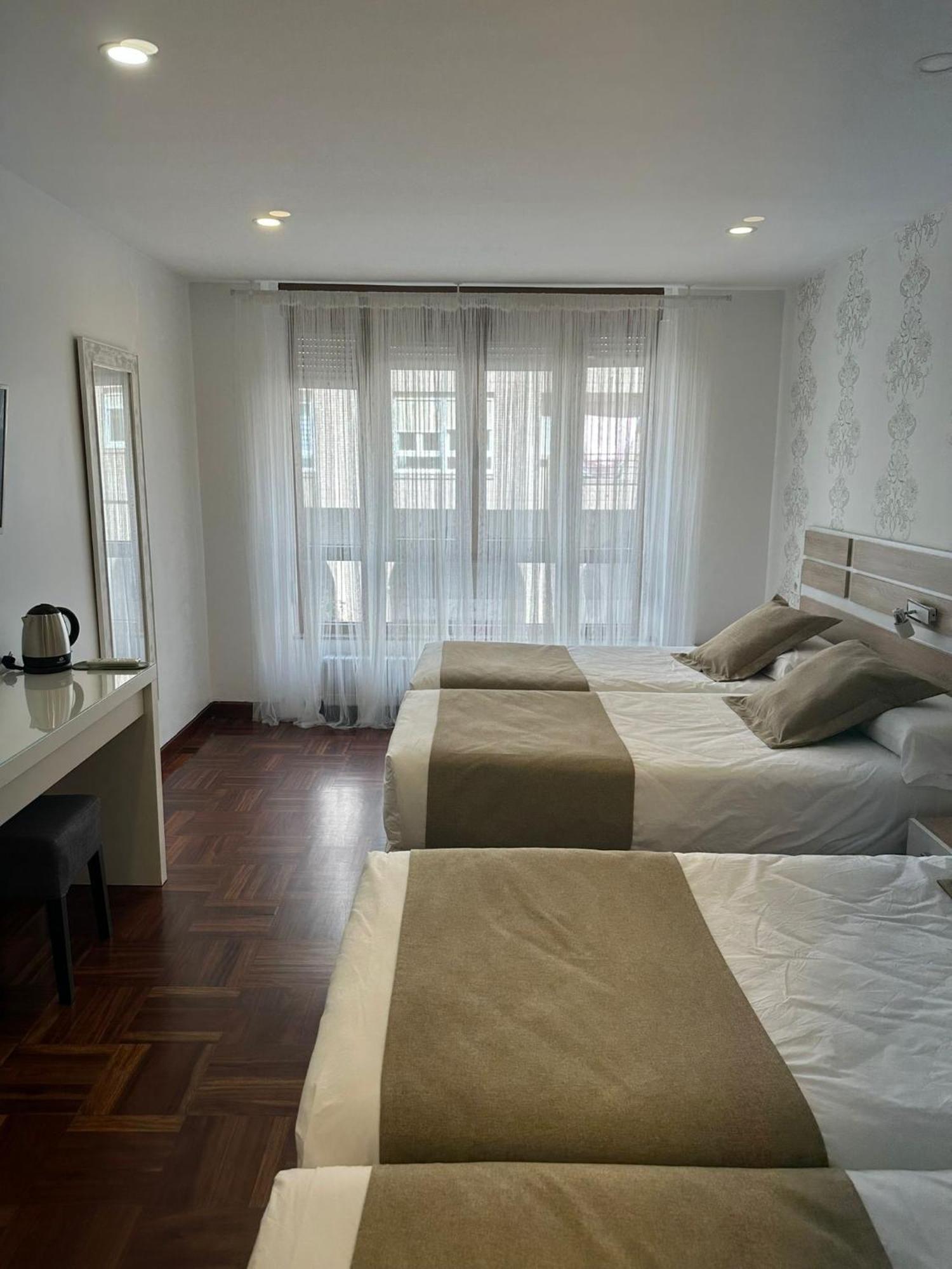 Vierbettzimmer mit eigenem Bad