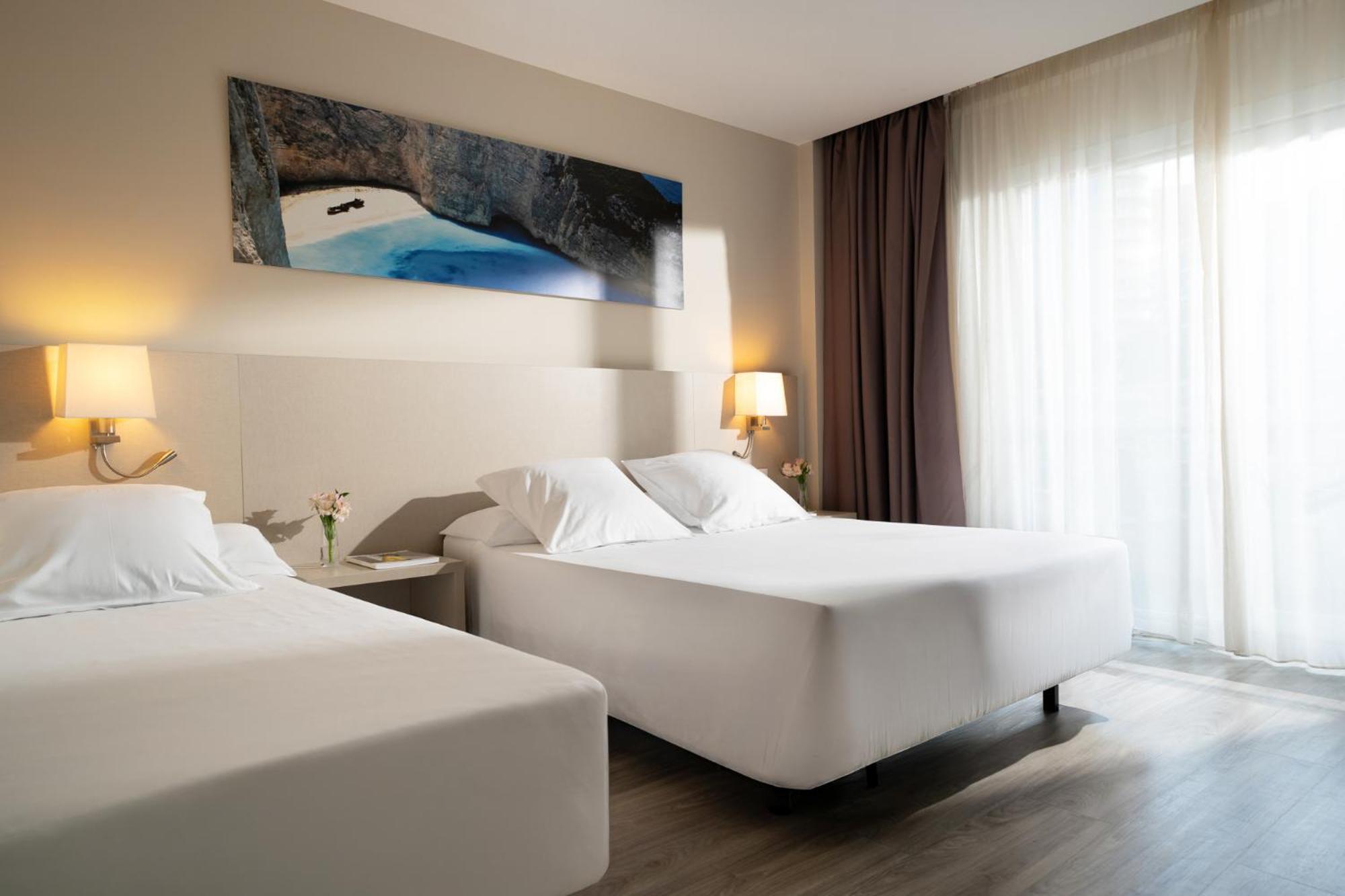 Chambre Double ou Lits Jumeaux (2 Adultes + 1 Enfant)