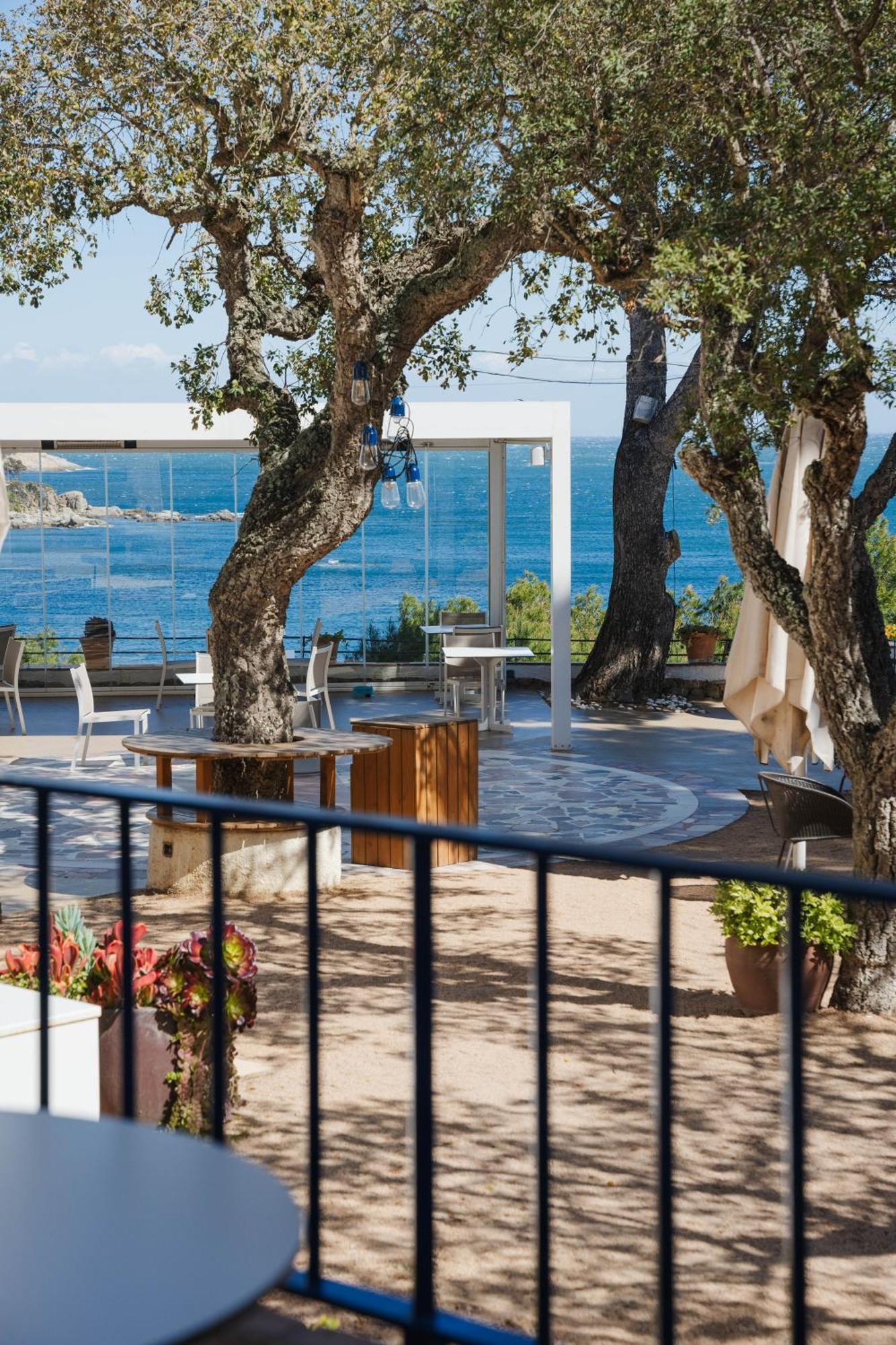 Double Room with Partial Sea View