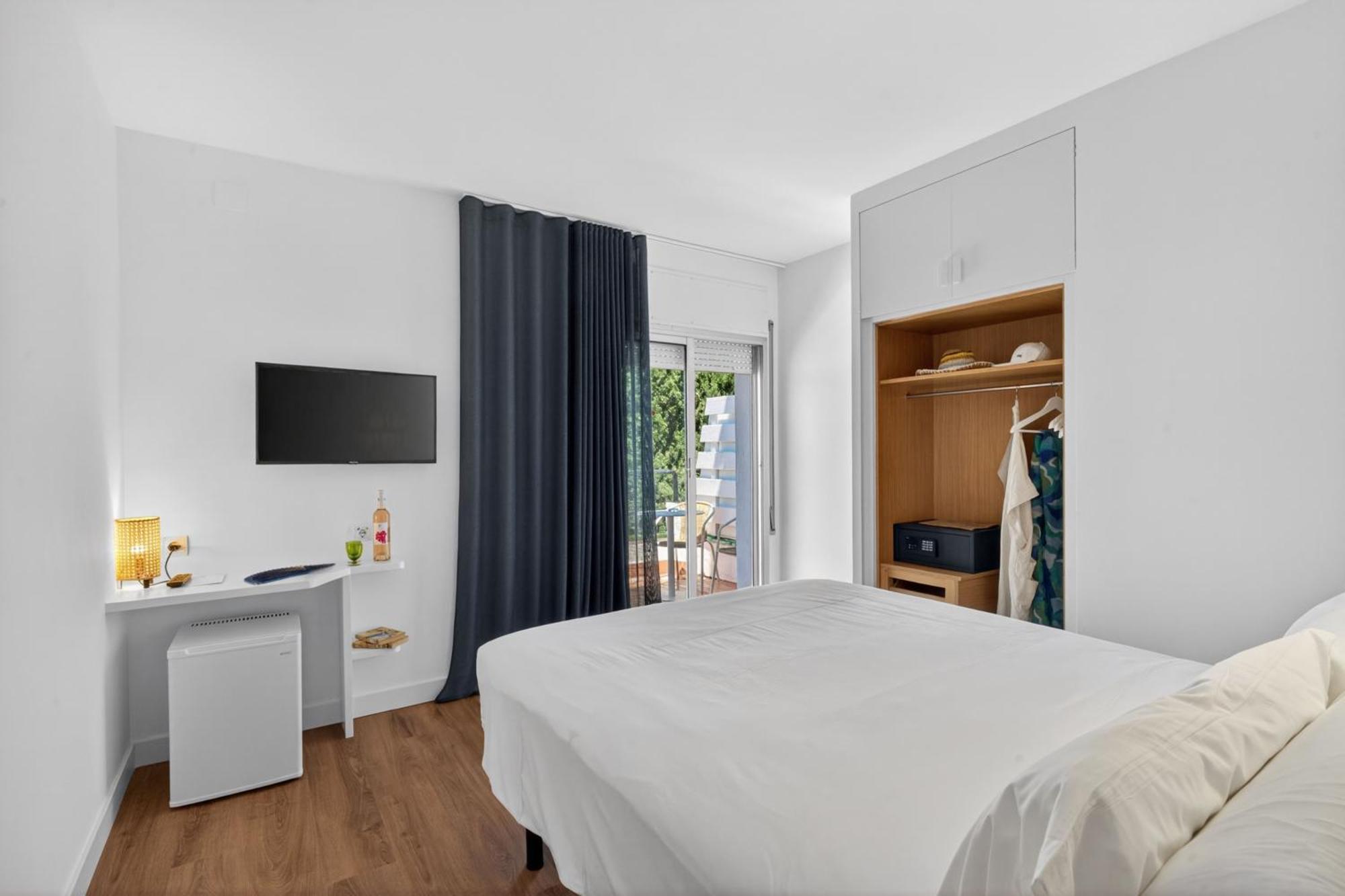 Double or Twin Room Mountain View