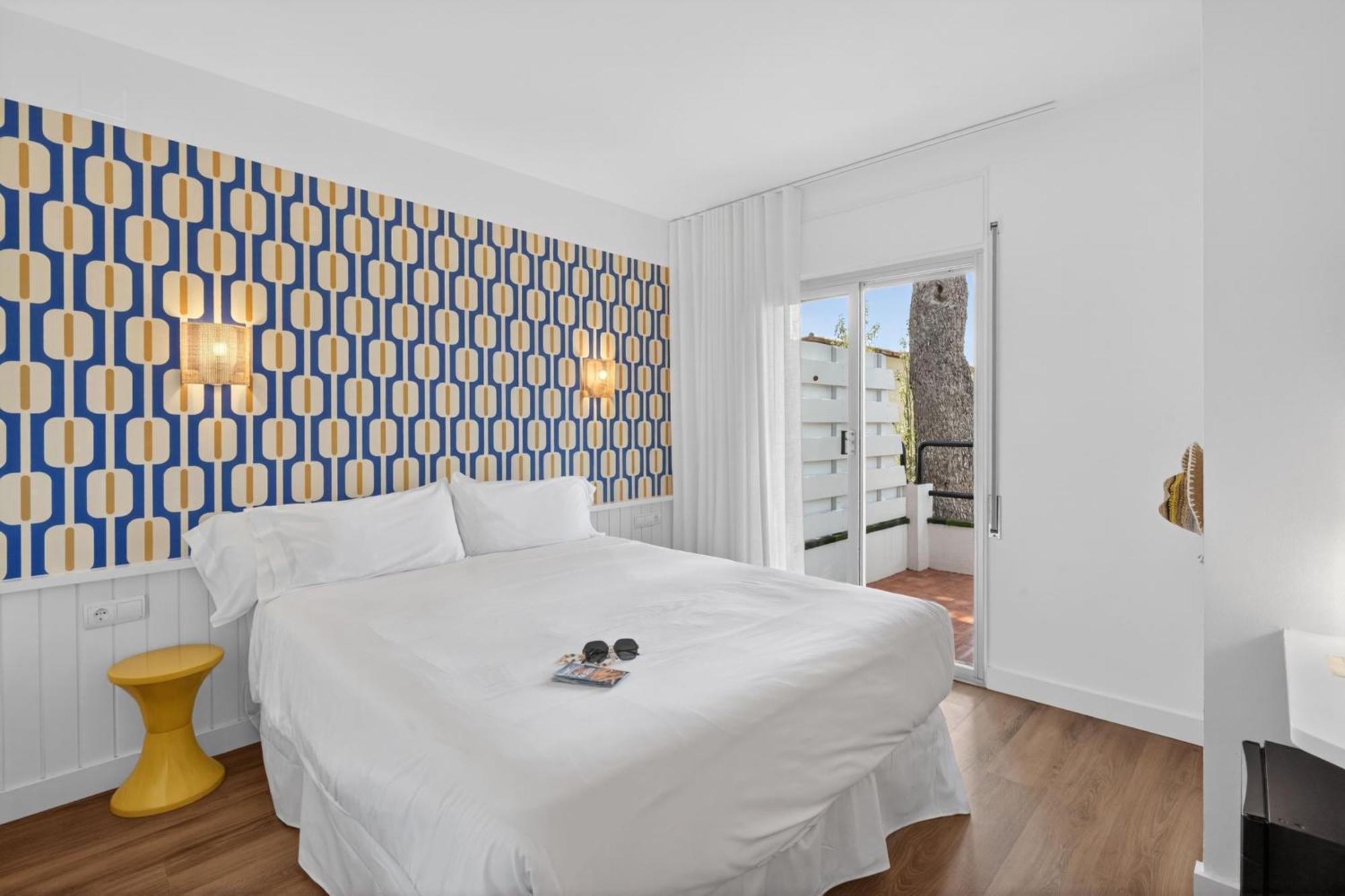 Double or Twin Room Sea View
