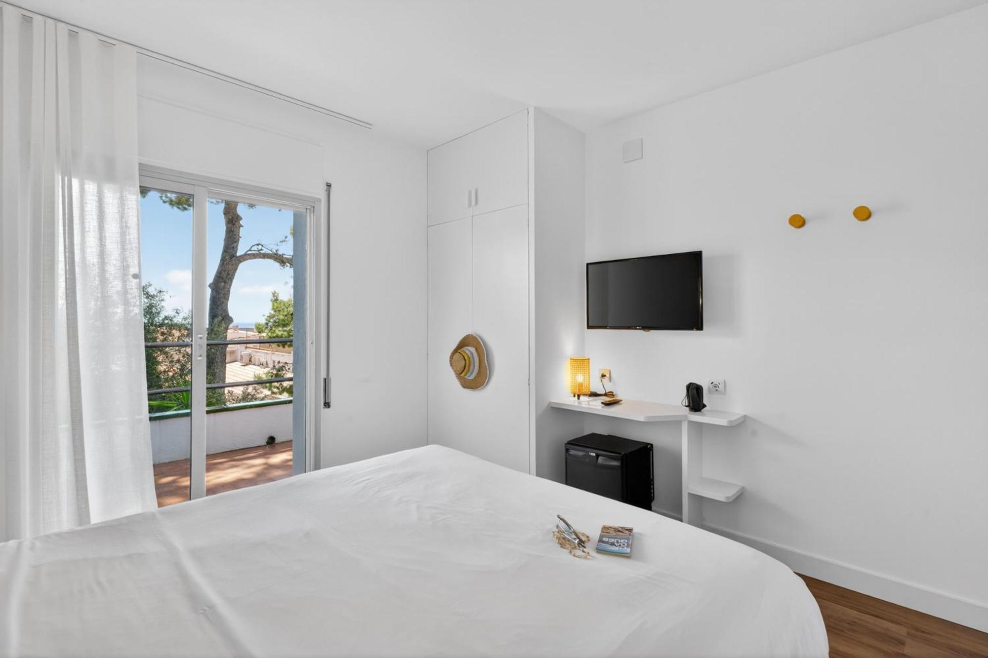 Double or Twin Room Sea View