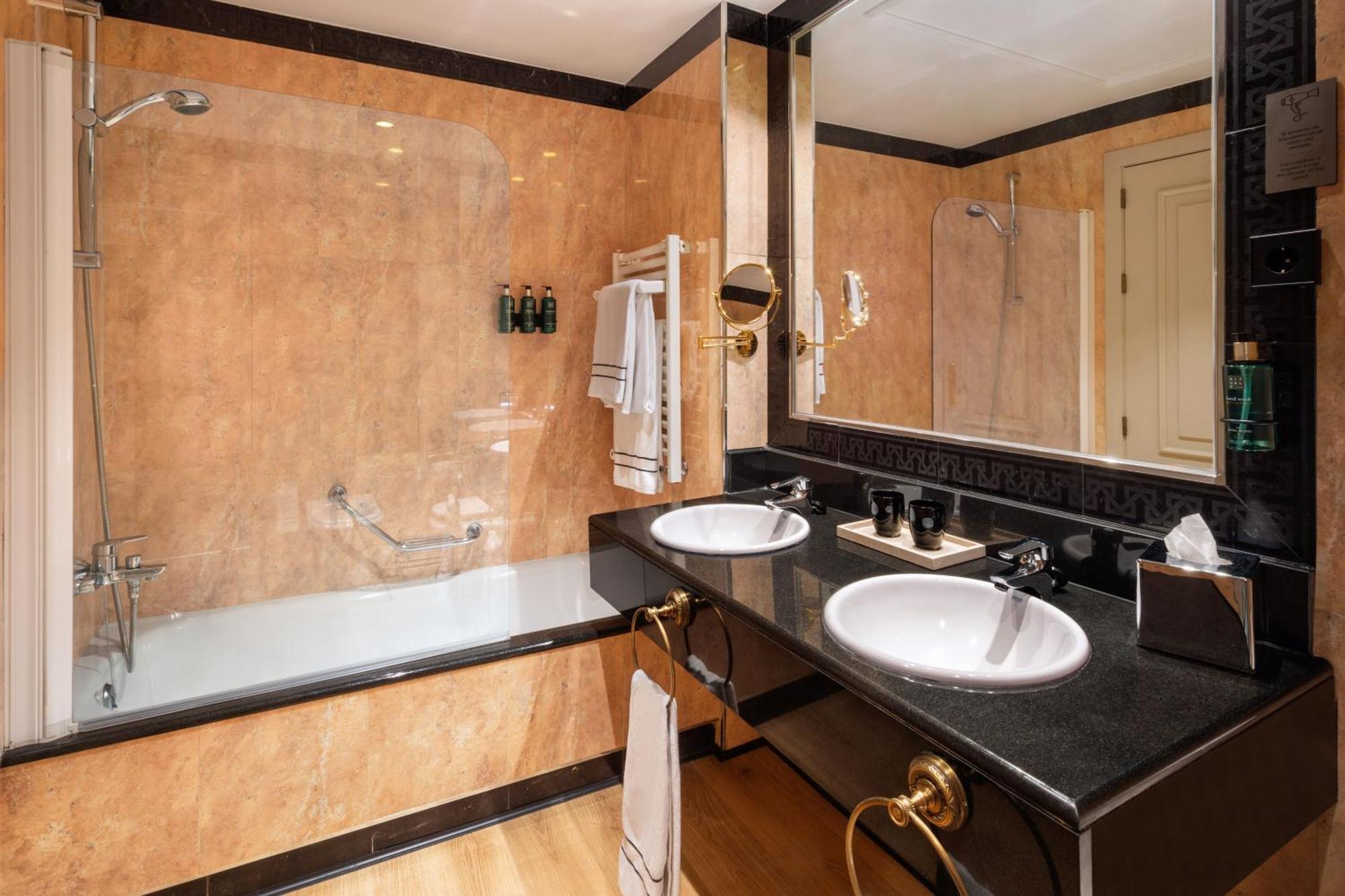 Triple Room,1771705461:JPEG