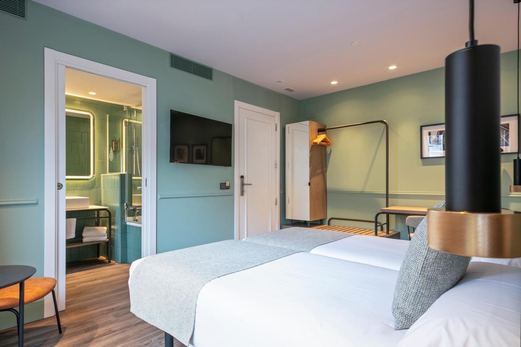 Large Twin Room
