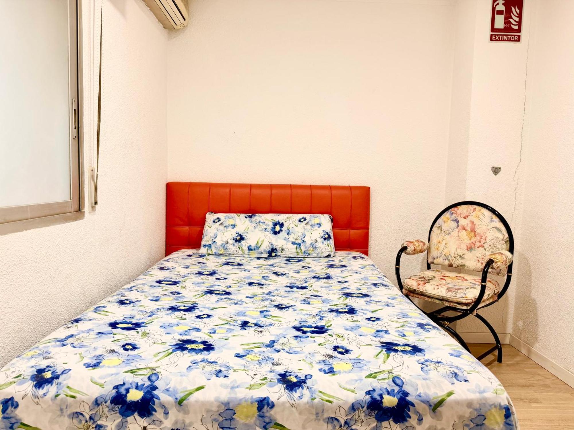 Single Room Shared Shower Toilet