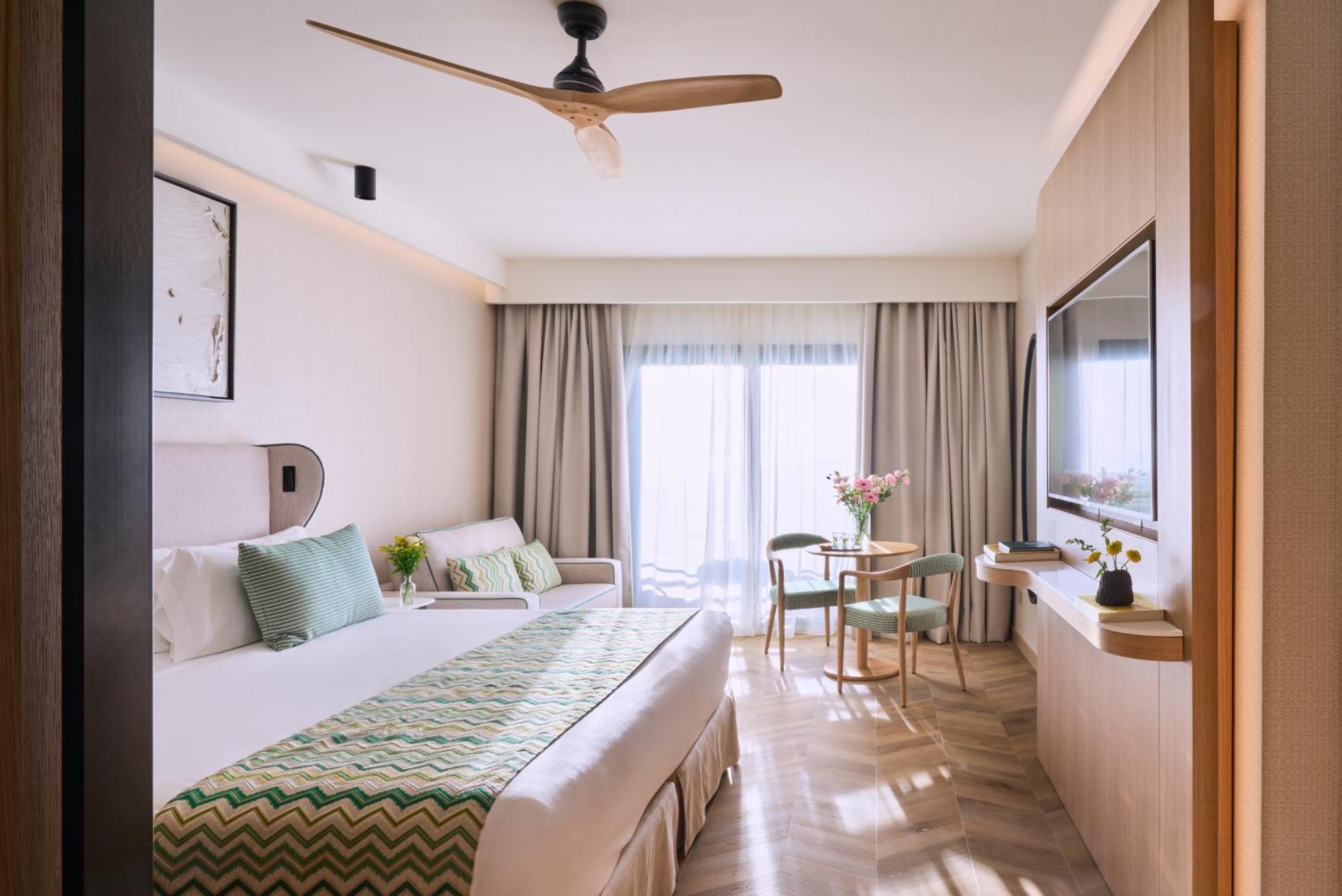 Quarto Duplo com Vista Piscina