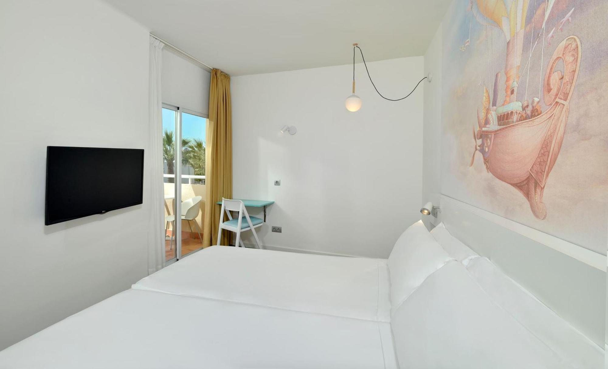 Standard Room with Sea View