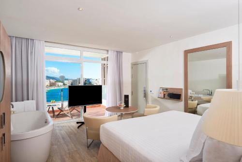 Level Junior Suite