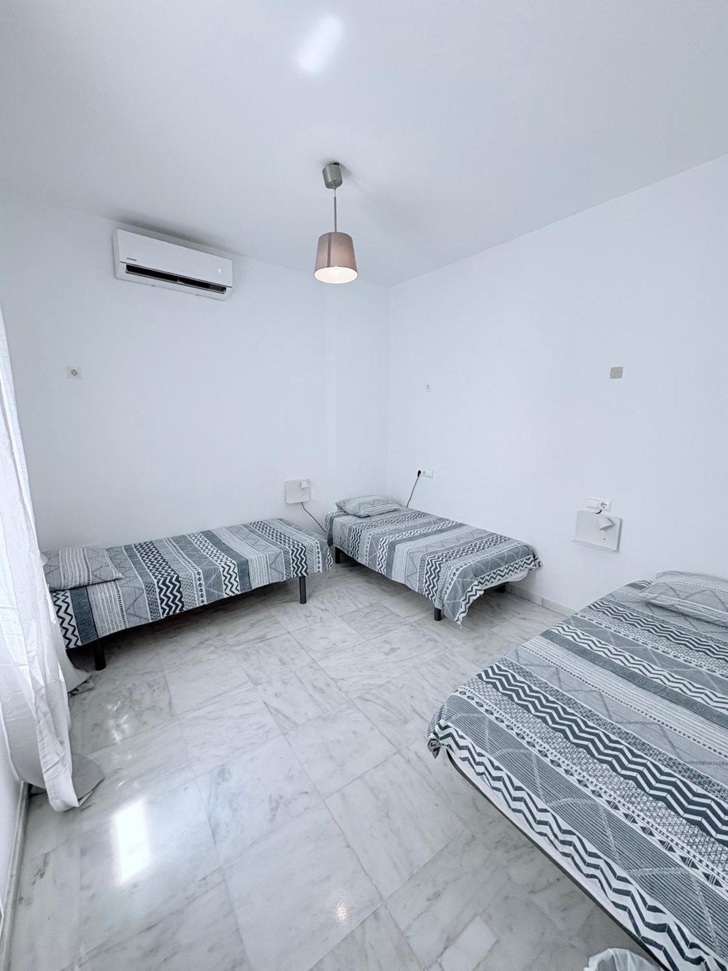 Single Bed Shared Dormitory Room Mixed of 3 beds