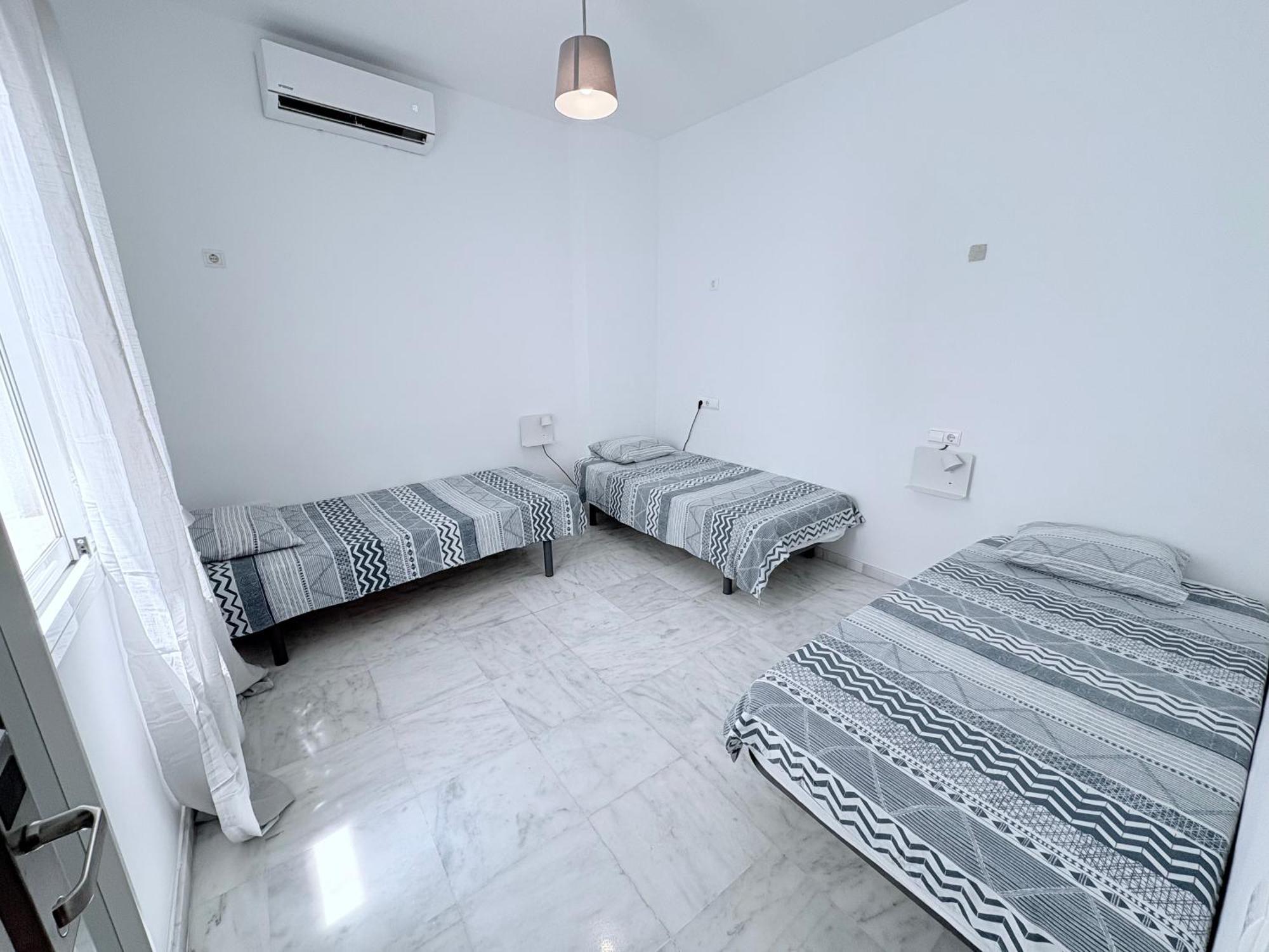 Single Bed Shared Dormitory Room Mixed of 3 beds