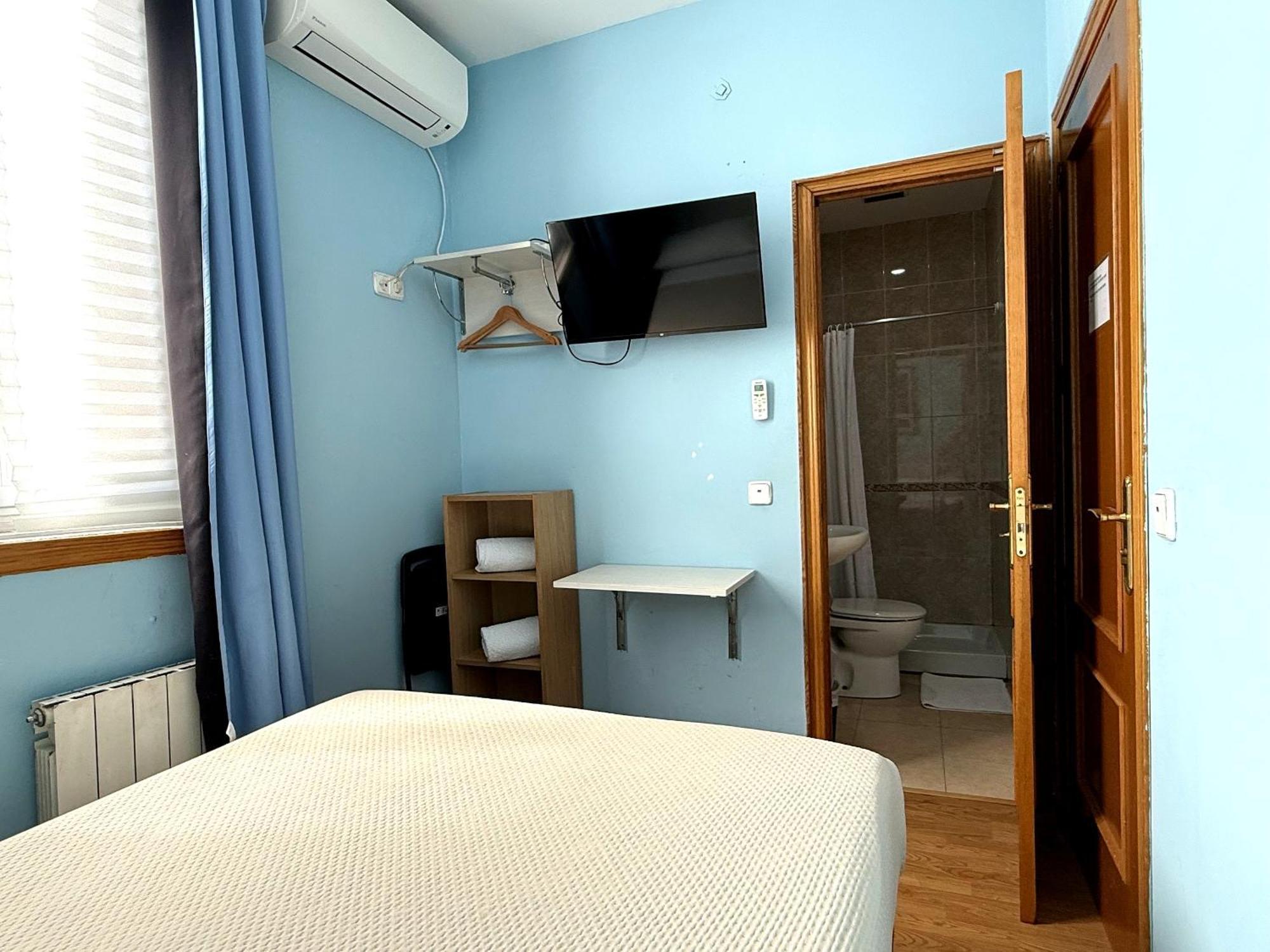 Double Room Private Bathroom