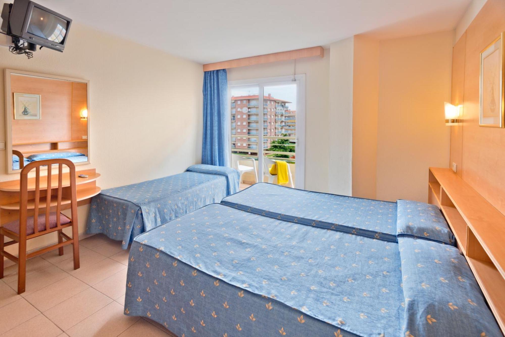 Chambre Double avec Lit d'Appoint (2 Adultes + 1 Enfant)