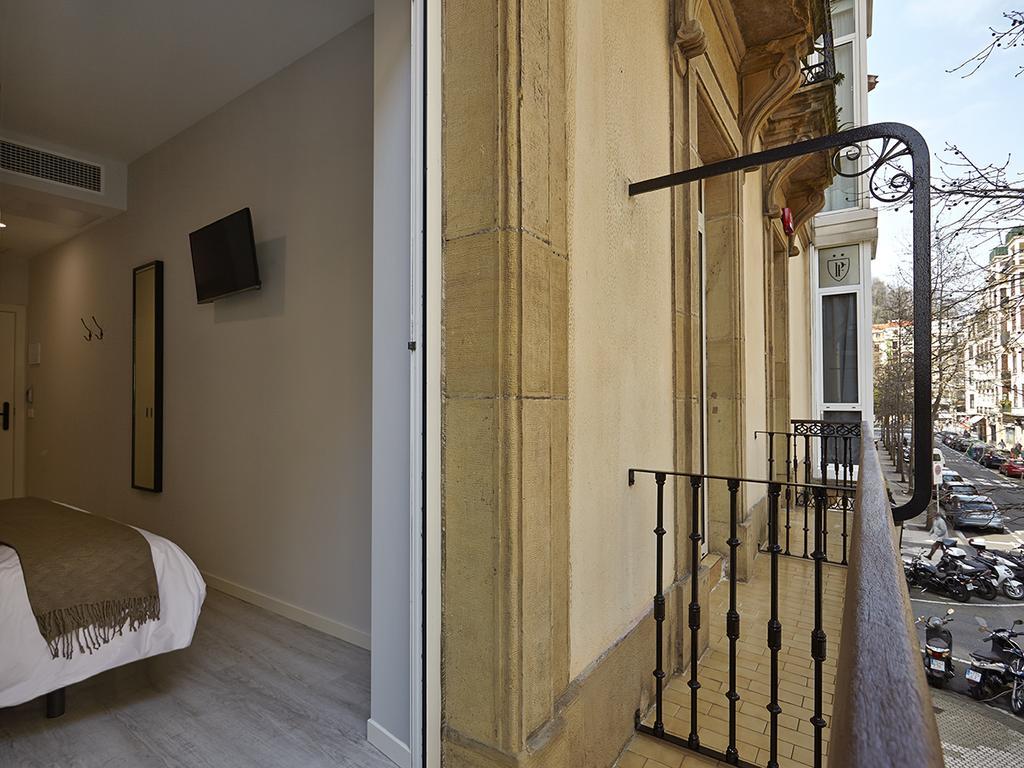 Superior Double or Twin Room City View balcony