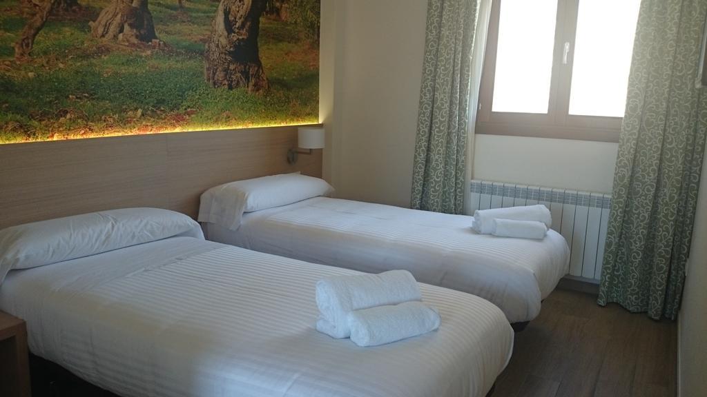 Double or Twin Room Disability Access,398989110:JPEG