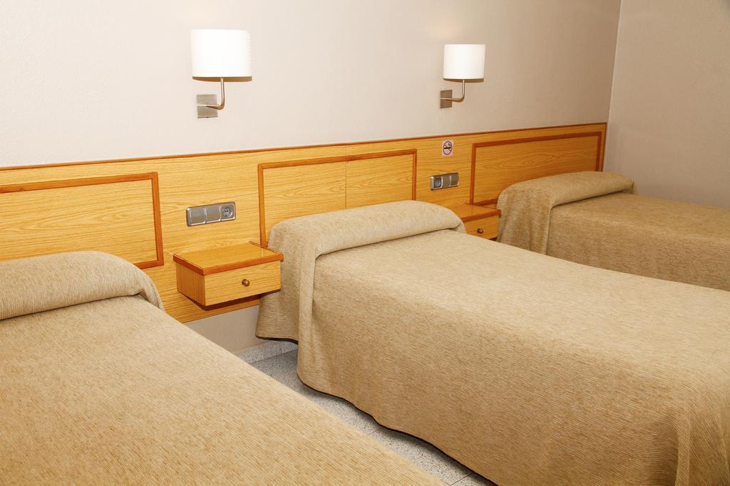 Triple Room Bathroom