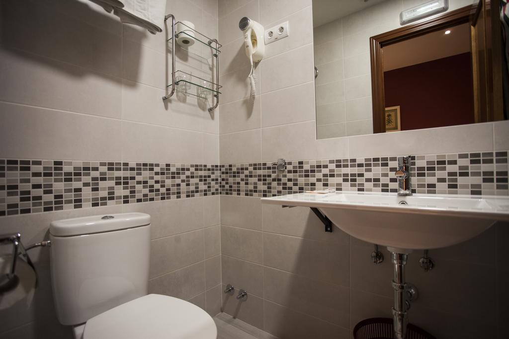 Double Room Private Bathroom