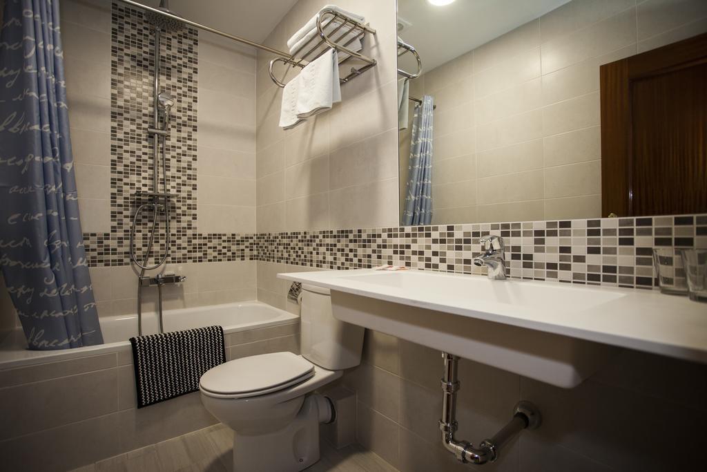 Double Room Private Bathroom