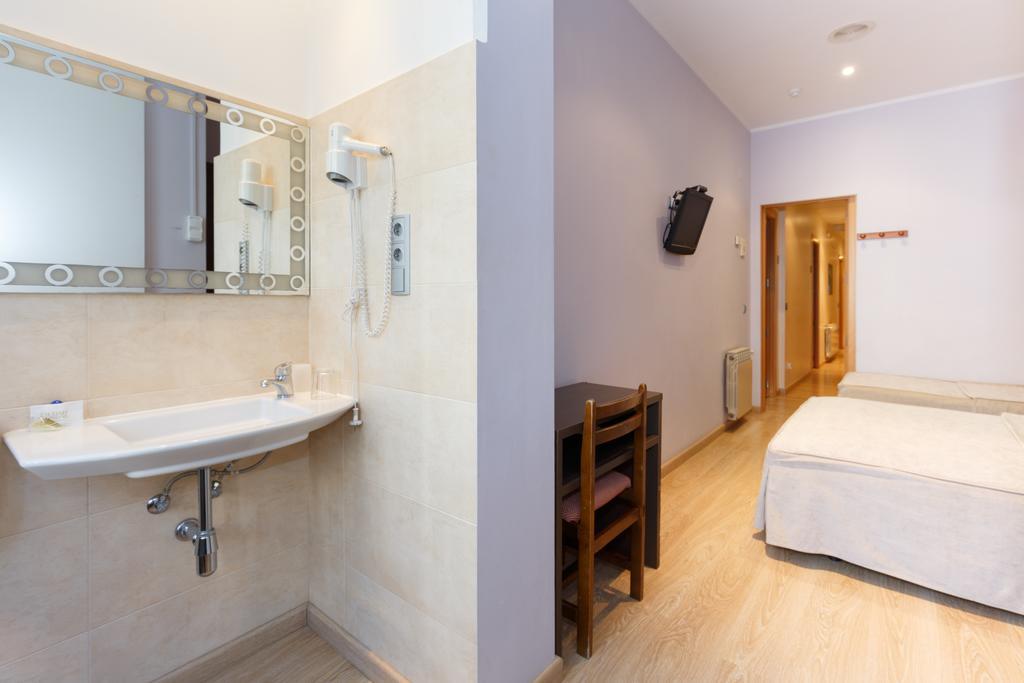 Camera Tripla