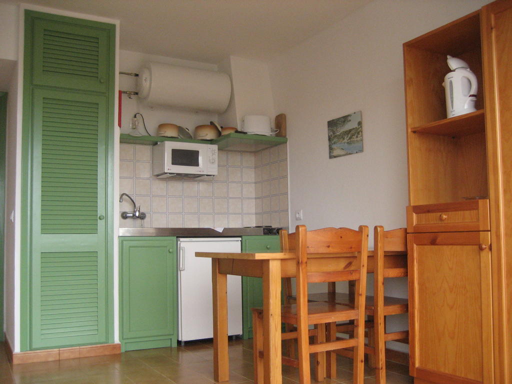 Estudio (2 adultos)