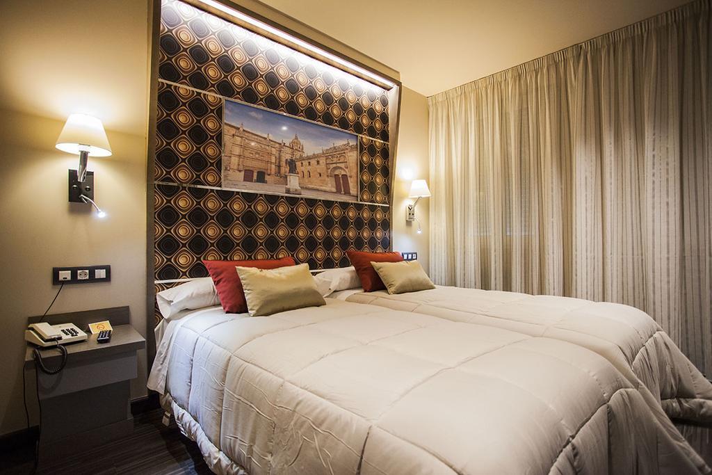 Double or Twin Room,698410206:JPEG
