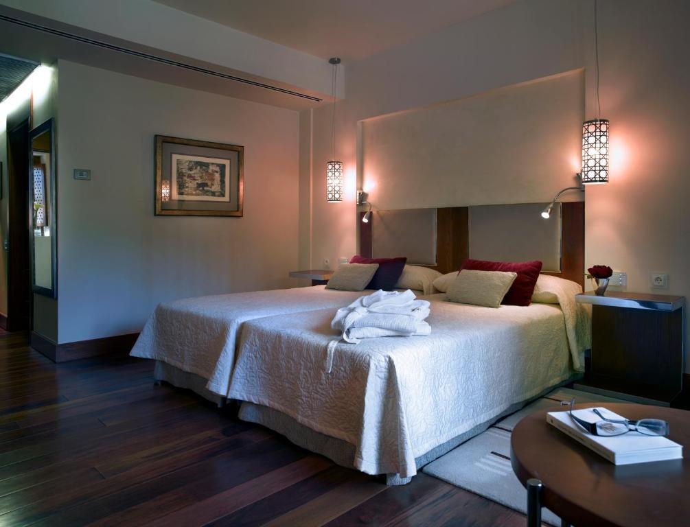 Double Room,51277717:JPEG
