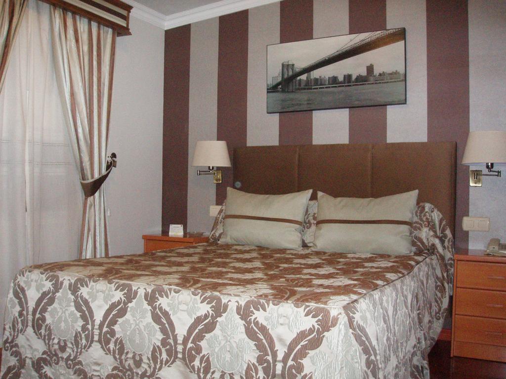 Double Room,402932925:JPEG