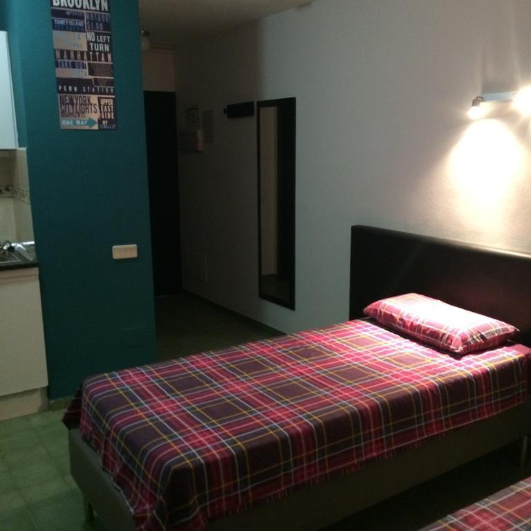 Twin Room Air-Conditioning,1404205118:JPEG