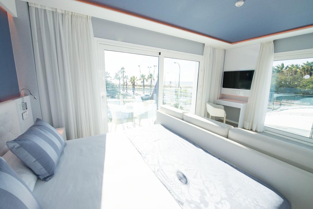 Studio with Sea View (2 Adults)