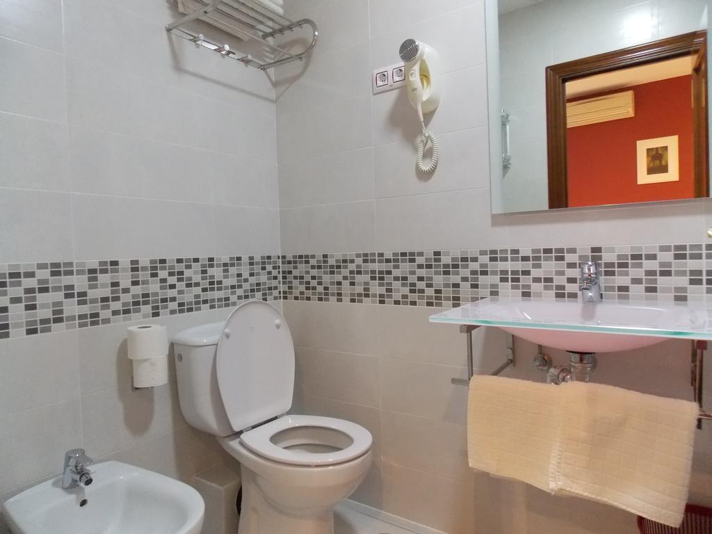 Double Room Private Bathroom
