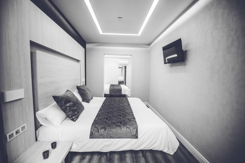 Quadruple Room,382582684:JPEG