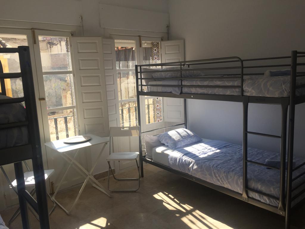 Bed in 6-Bed Mixed Dormitory Room