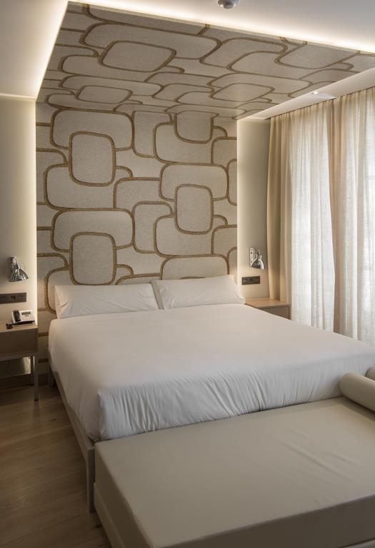 Quarto Deluxe com Cama de Casal ou 2 de Solteiro