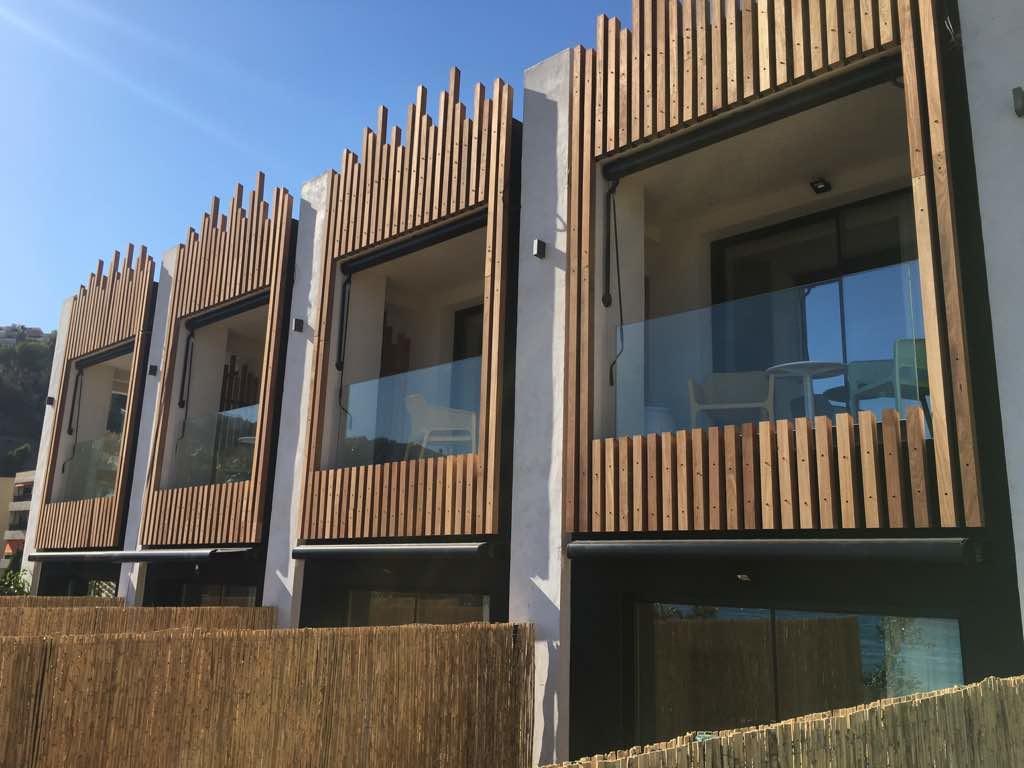 Doppelzimmer mit Balkon und Meerblick