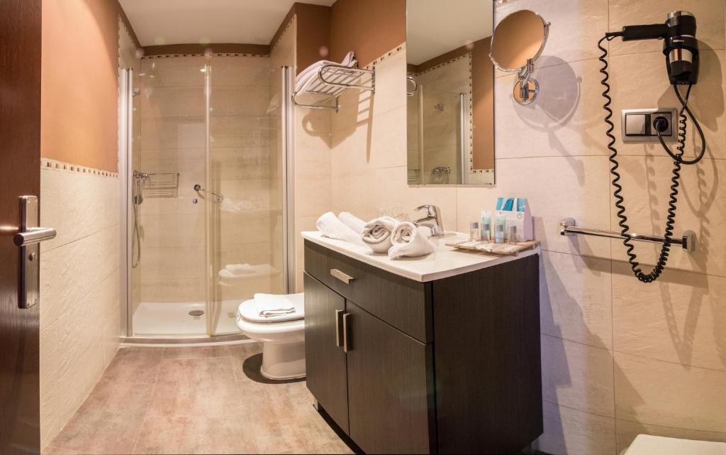 Standard Double Suite,724394770:JPEG