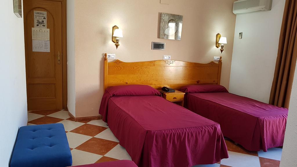 Doppel- oder Zweibettzimmer