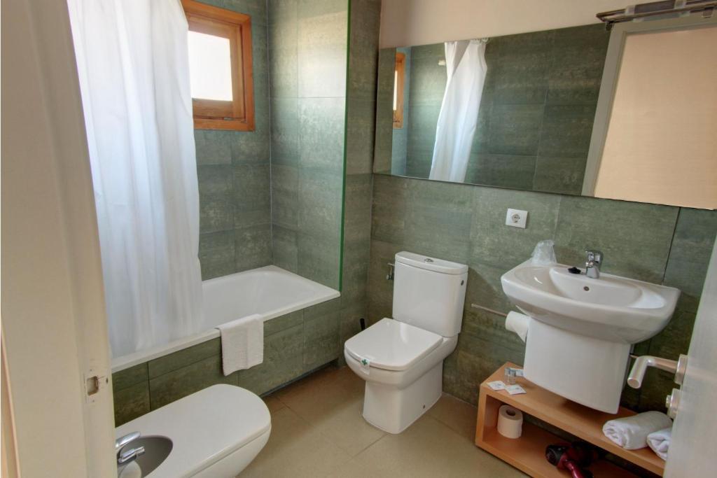 Twin Room,172281927:JPEG