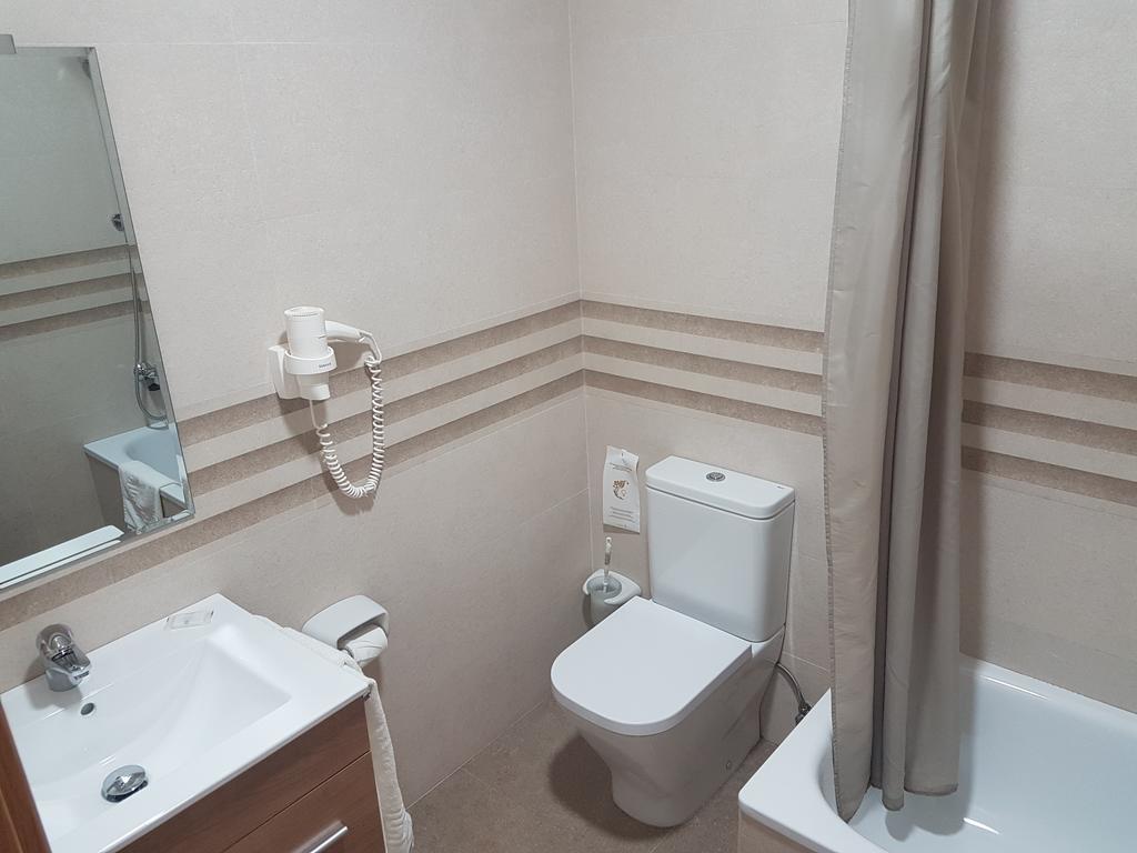 Triple Room,1527024019:JPEG