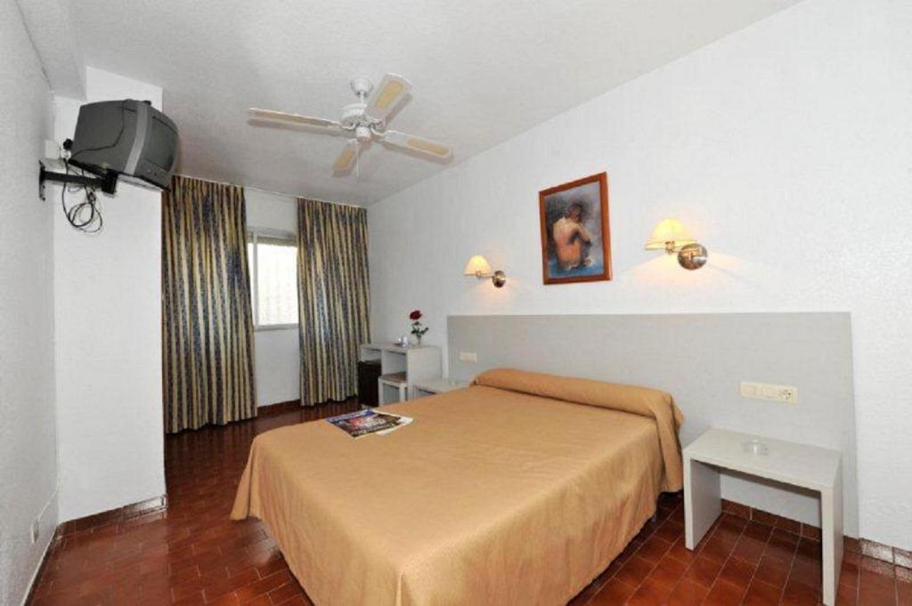 Standard Double or Twin Room,775648975:JPEG