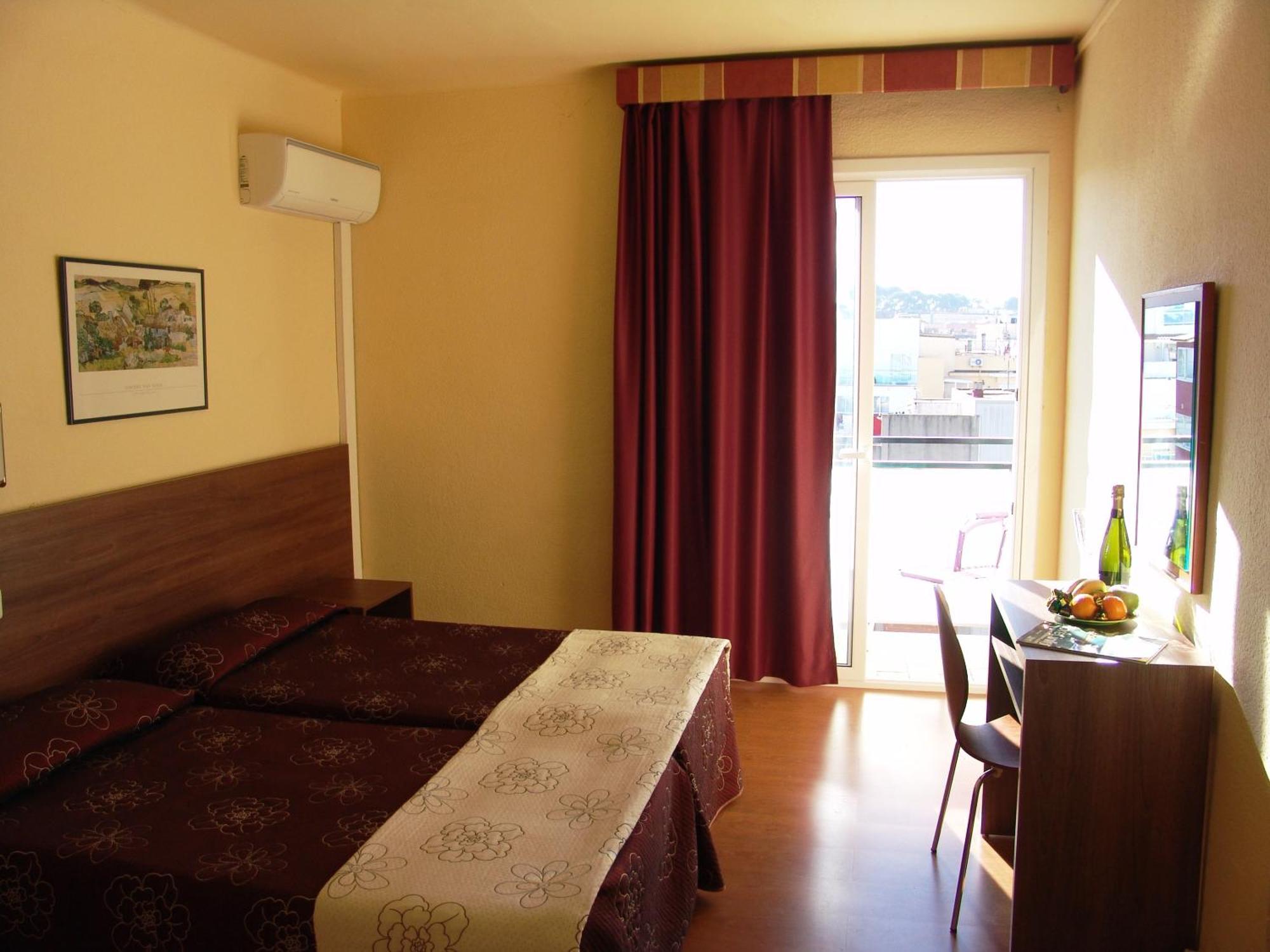 Twin Room,466270902:JPEG