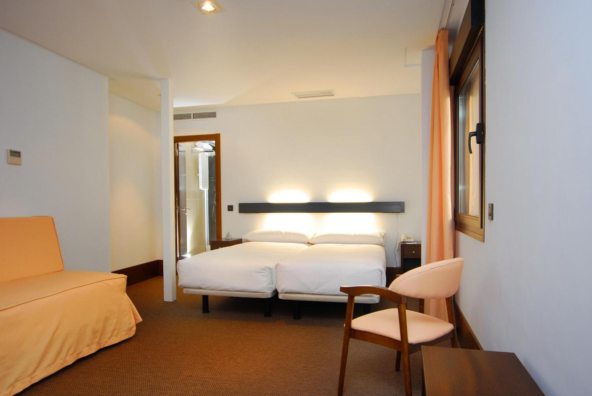 Triple Room,1742800666:JPEG