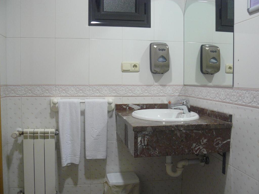 Twin Room with Extra Bed,56891182:JPEG