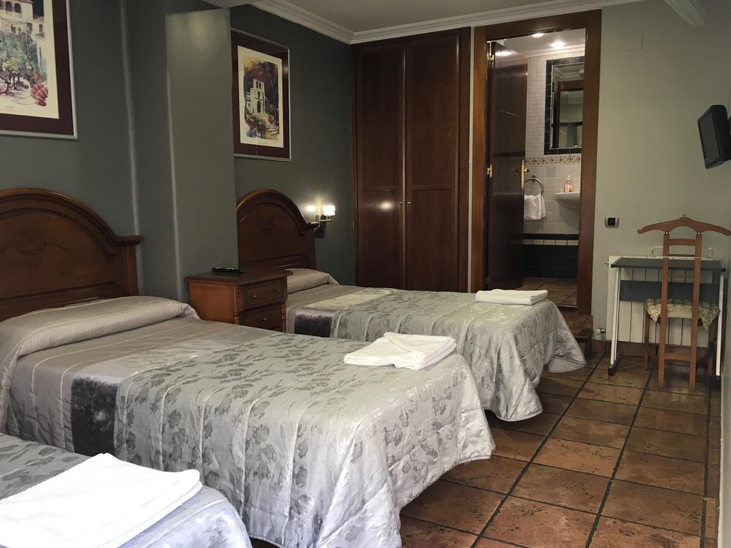 Comfort Triple Room with Shower