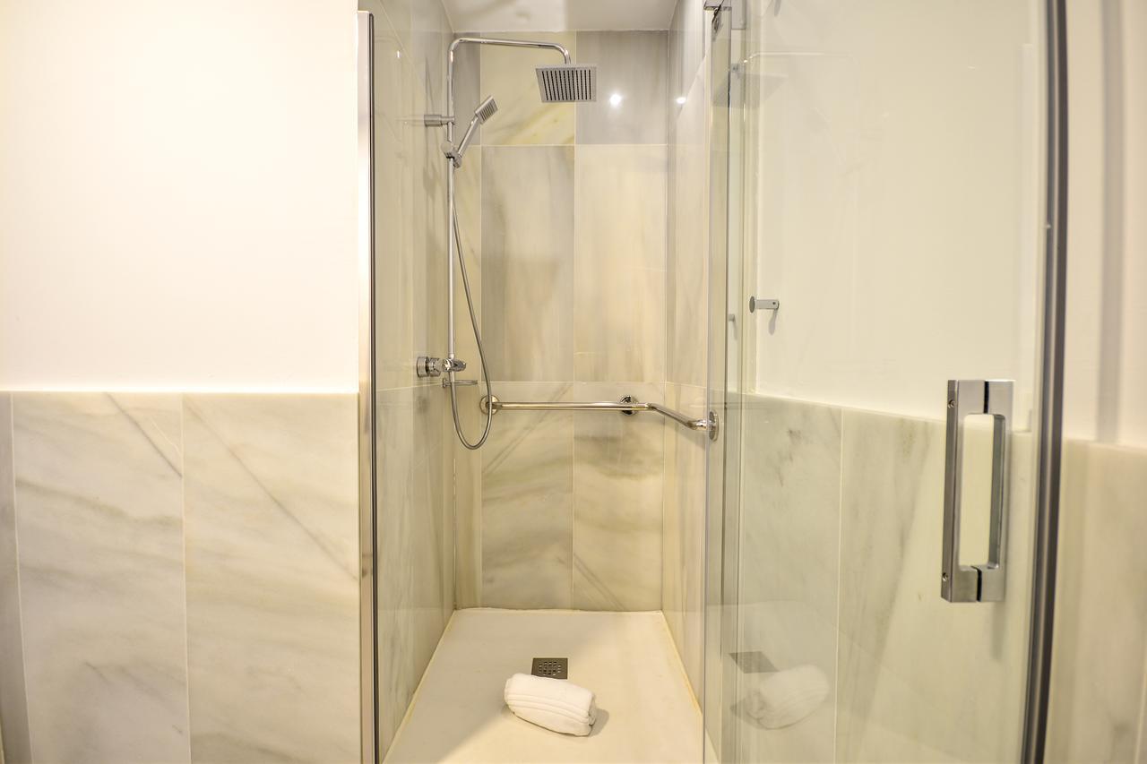 Small Double or Twin Room,1612987518:JPEG